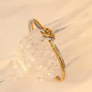 PVD Coated Gold Plated C Shape Stainless Steel Titanium Steel Simple Style Waterproof Non Tarnish Bangle