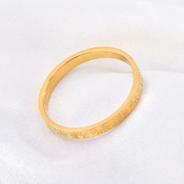 Wholesale PVD Coated Real Gold Plated 18K Gold Sun Solid Color Stainless Steel Simple Style Waterproof Non Tarnish Rings