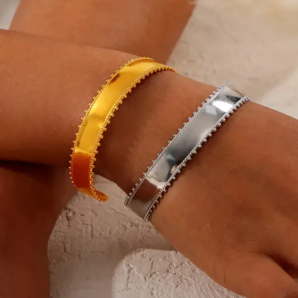 Wholesale 304 Stainless Steel Round Spray Ball PVD Coated Artificial Pearls Rhinestones Real Gold Plated Casual Simple Style Streetwear Waterproof Non Tarnish Plating Inlay Gold Silver Bangle