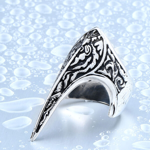 Wholesale personalized vintage jewelry steel carved armor ring