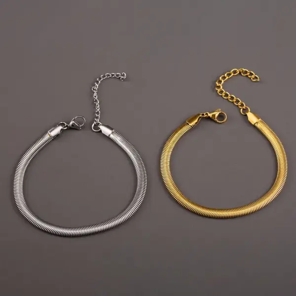Casual Elegant Solid Color 304 Stainless Steel 18K Gold Plated Snake Chain PVD Coated Bracelets In Bulk