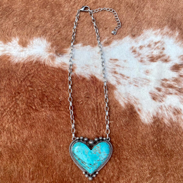 Wholesale Independent station Foreign trade jewelry Western Wind personality heart pine stone clavicle chain Europe and the United States exaggerated big love jewelry