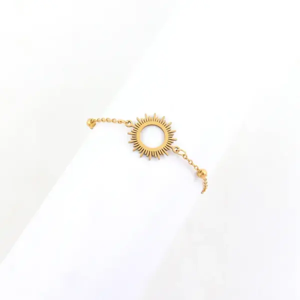 PVD Coated Real Gold Plated Sun 201 Stainless Steel 304 Stainless Steel Elegant Simple Style Classic Style Waterproof Non Tarnish 201 Stainless Steel Lobster Trier Clasp Closure Bracelets