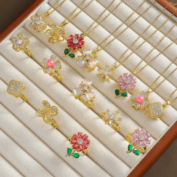 Wholesale Titanium Steel Flower Necklace Rotatable Fashion Trend Design Simple Unique Durable Women's Necklace Jewelry Multifunctional Quality