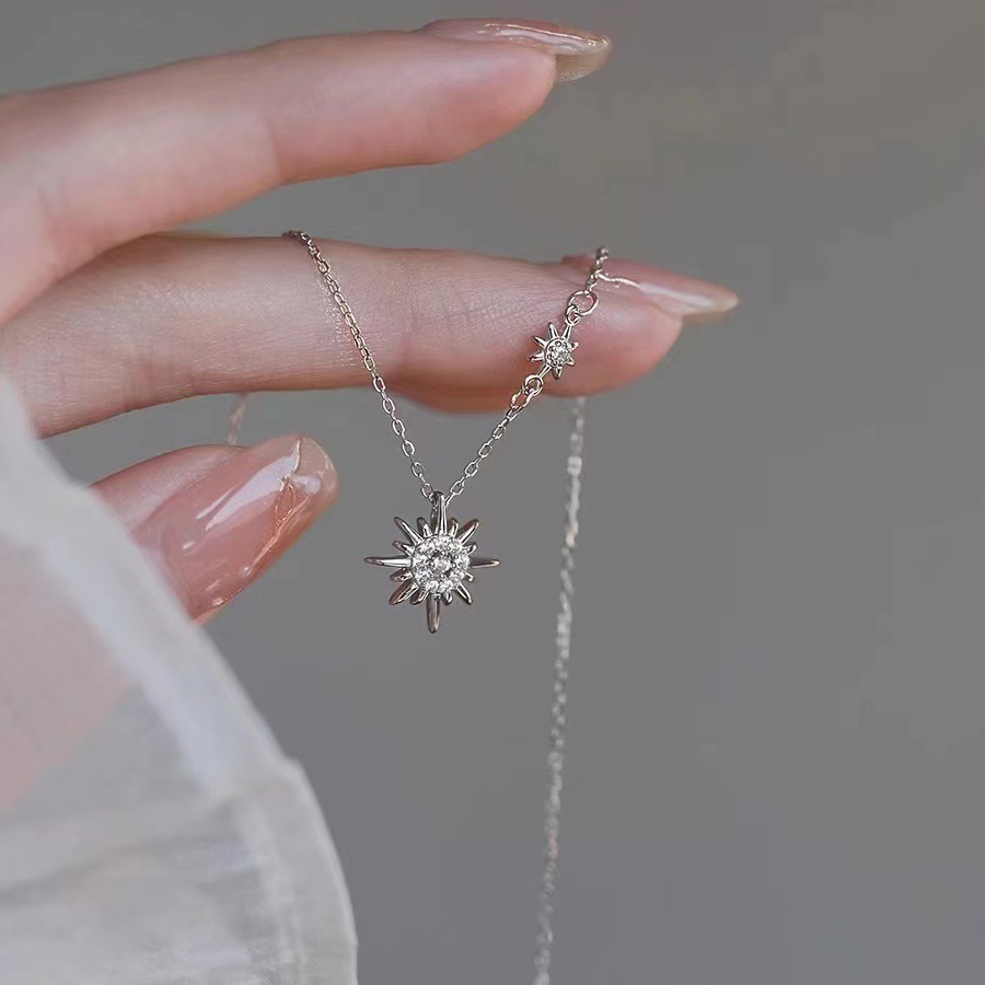 Wholesale Star Pendant Necklace Light Luxury Niche High-end Sense Suower New Birthday Gift Exquisite Girly Sense Clavicle Chain