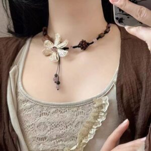 Wooden flower tassel necklace