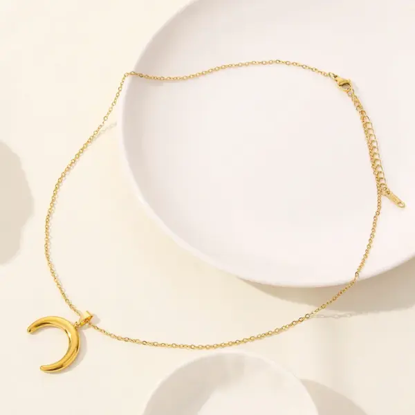 Wholesale PVD Coated Real Gold Plated Star Moon 304 Stainless Steel IG Style Simple Style Waterproof Non Tarnish 304 Stainless Steel Pendant Necklace