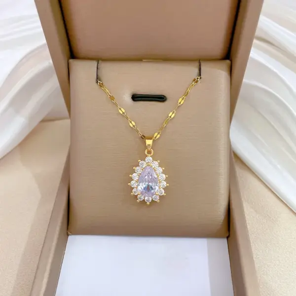 304 Stainless Steel Artificial Gemstones Heart Shape Butterfly Modern Style Cable Chain Pendant Necklace For Women's