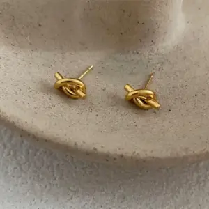 10 [Ag194] Knotted Stud Earrings Gold/6*23mm