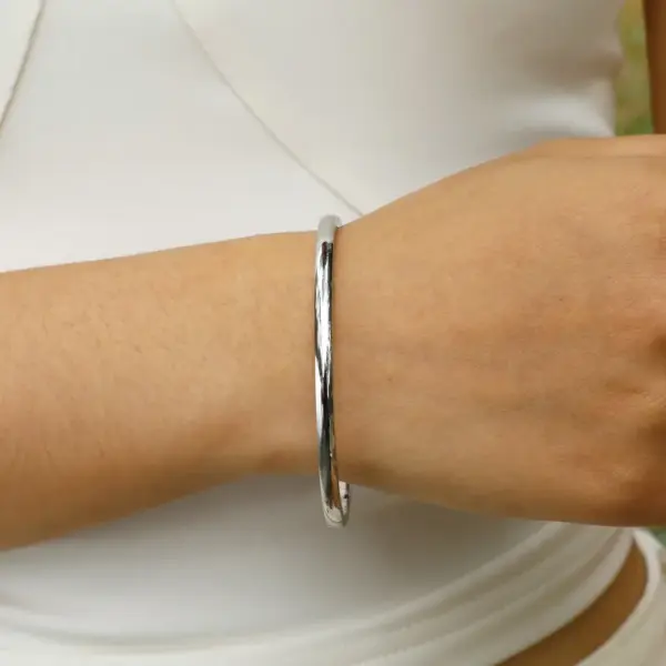 304 Stainless Steel Solid Color PVD Coated Real Gold Plated 18K Gold Simple Style Waterproof Non Tarnish Gold Sier Bangle