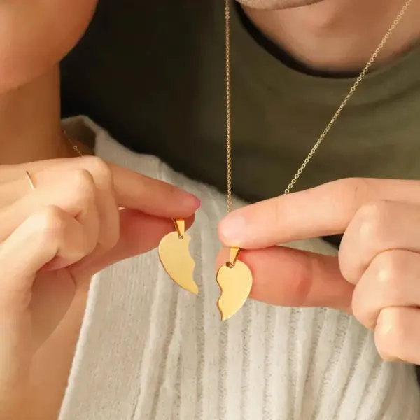 Wholesale PVD Coated Real Gold Plated Heart Shape 201 Stainless Steel 304 Stainless Steel Elegant Simple Style Classic Style Waterproof Non Tarnish 201 Stainless Steel Pendant Necklace