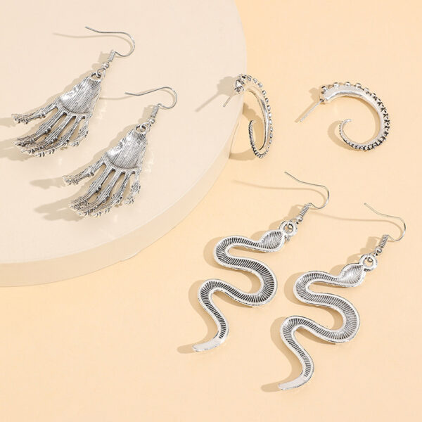 Wholesale Halloween Retro Snake Shape Alloy Earring Set