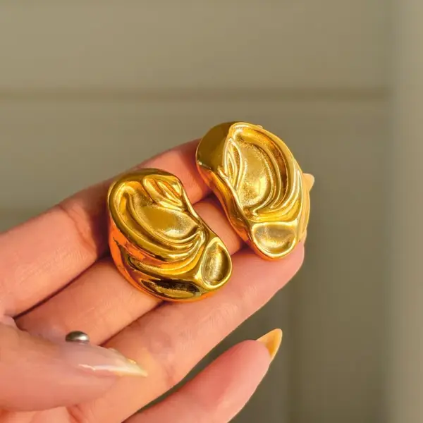 Wholesale 1 Pair Simple Style Solid Color Plating 304 Stainless Steel 18K Gold Plated Stainless Steel Earrings