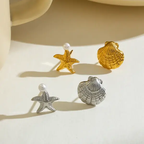 Wholesale Vacuum Plated 18K Gold Pearl Starfish And Shell Asymmetric Earrings Beach Holiday Style Women Stainless Steel Earring Post