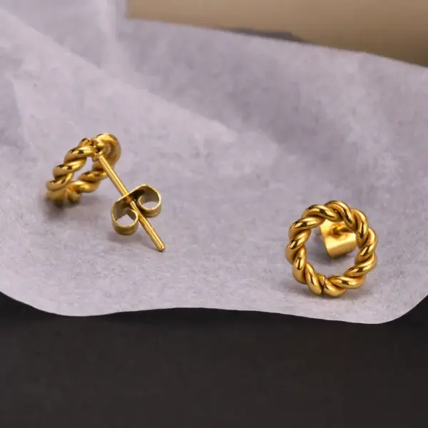 Wholesale 1 Pair Retro Geometric 201 Stainless Steel Gold Plated Stainless Steel Earrings