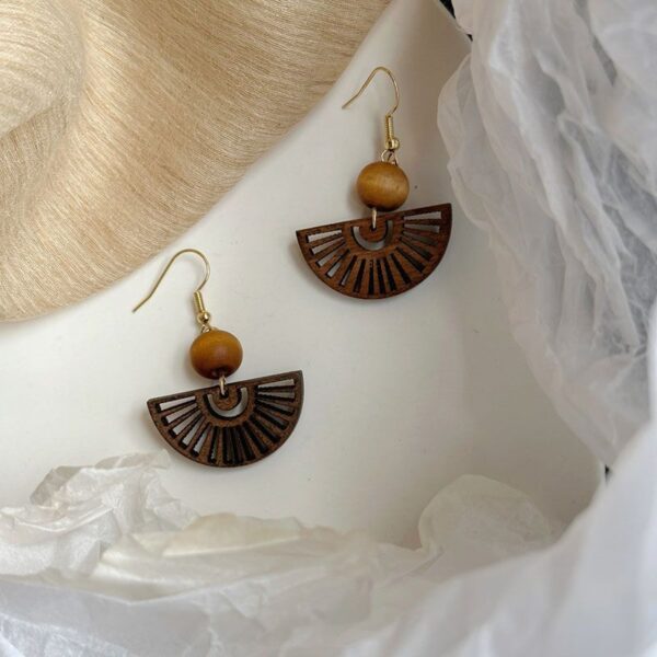 Wholesale New Chinese style wooden fan earrings female niche design sense National style earrings personality tassel ear clip without pierced earrings