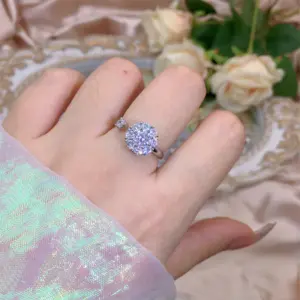 White Zirconium Bud Spinning Ring / Adjustable Opening