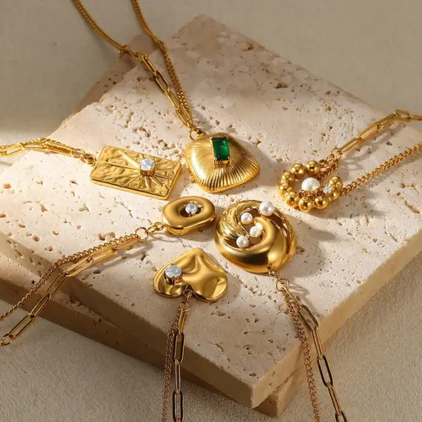 Wholesale Jewelry Simple Style Heart Shape 304 Stainless Steel Artificial Pearls Pendant Necklace Paperclip Chain Ball Chain