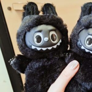 Brushed white nose (with box and card) / 17.5