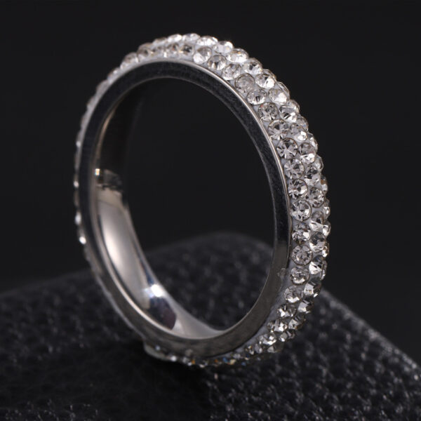 Wholesale Cross-border supply of titanium steel ring women's niche high-grade five-row clay full diamond ring stainless steel jewelry manufacturers