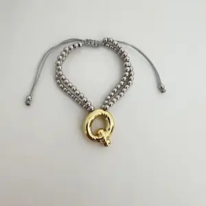 Q