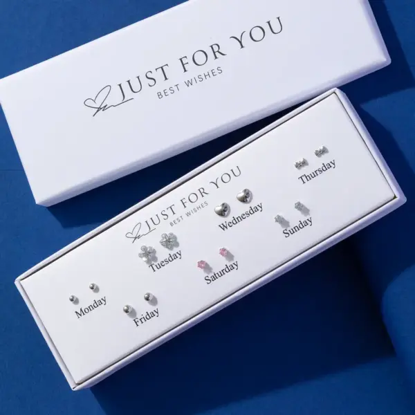 Wholesale 1 Set Casual Elegant Animal Floral Daisy Copper Artificial Pearls Artificial Diamond Rack Plated Plated 14K Gold Plated 16K Gold Plated Women's Gold Silver Ear Studs