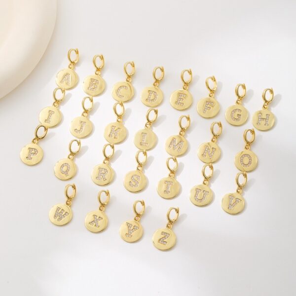 Wholesale DIY necklace, bracelet, pendant, and jewelry accessories featuring 26 round zircon-encrusted English alphabet tags.