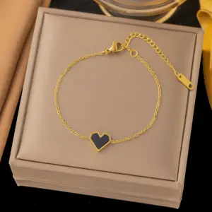 1【E41】Black Shell Heart Bracelet / Gold