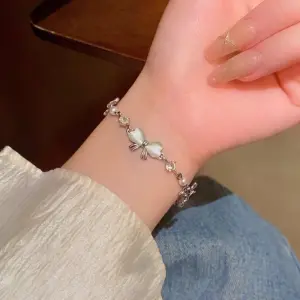 S616 Silver B-Bow Bracelet