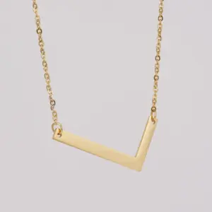 Golden L [with Chain]]