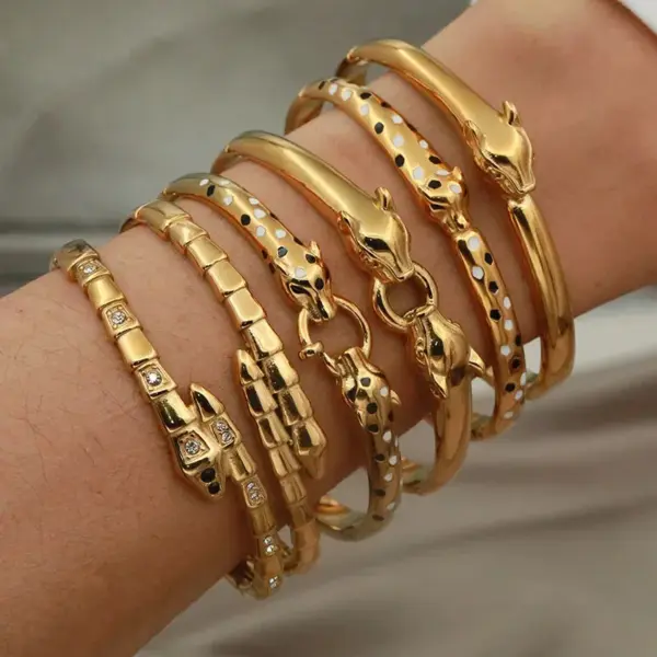 304 Stainless Steel Jaguar Snake Ion Plating (IP) Zircon Real Gold Plated Vintage Style French Style Waterproof Non Tarnish Asymmetrical Plating Gold Bangle