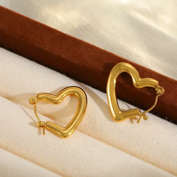 Wholesale 1 Pair Cute Basic Simple Style Irregular Heart Shape Plating 304 Stainless Steel 18K Gold Plated Earrings