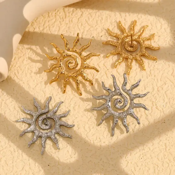 Wholesale PVD Coated Real Gold Plated Sun Spiral 304 Stainless Steel Vintage Style Classic Style Waterproof Non Tarnish Pendant Earrings