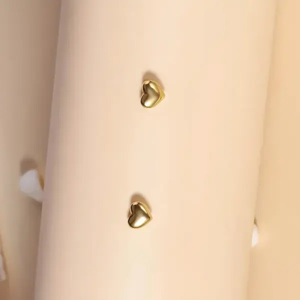 Wholesale 304 Stainless Steel Heart Shape Electroplated Stone-Free 18K Gold Plated Simple Style Commute Ear Studs