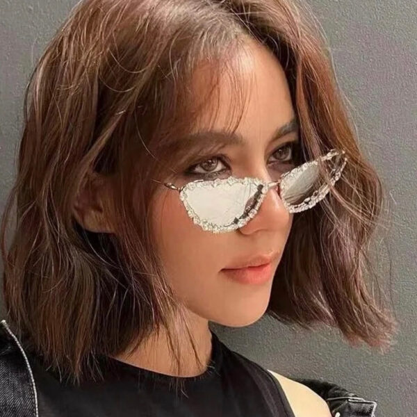Wholesale New European and American Cat-Eye Glasses, Oversized Rhinestone Sunglasses, Dark Style Retro Diamond Metal Exaggerated Sunglasses Cross-Border