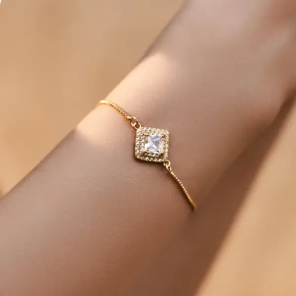 Wholesale Copper 18K Gold Plated Inlay Leaves Heart Shape Flower Zircon Bracelets