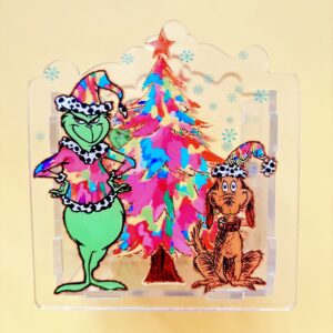 B415 - Grinch Pen Holder