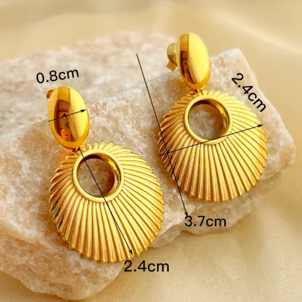 Wholesale PVD Coated Real Gold Plated 18K Gold Solid Color 304 Stainless Steel Elegant Retro Waterproof Non Tarnish Drop Earrings