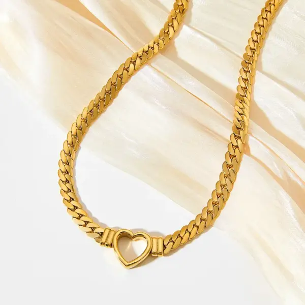 Wholesale Jewelry Retro Heart Shape 304 Stainless Steel 16K Gold Plated White Gold Plated Gold Plated Plating Stainless Steel Necklaces