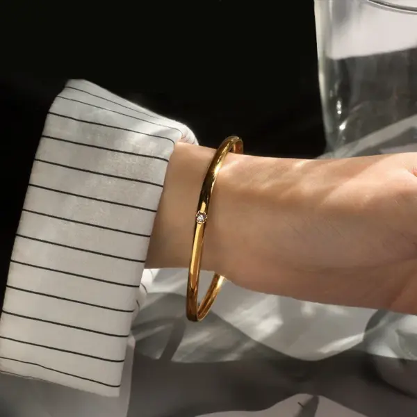 Wholesale Fashion Square Titanium Steel Plating Inlay Zircon Bangle 1 Piece