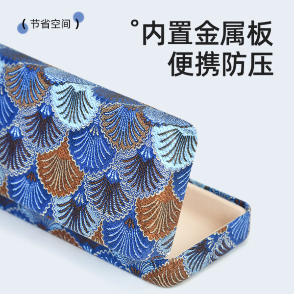 Wholesale Glasses box high color value ethnic style ginkgo leaf high sense portable anti-pressure myopia eye storage box in stock