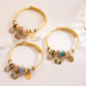 Wholesale Elegant Sweet Butterfly 304 Stainless Steel Alloy Gold Plated Rhinestones Bangle In Bulk