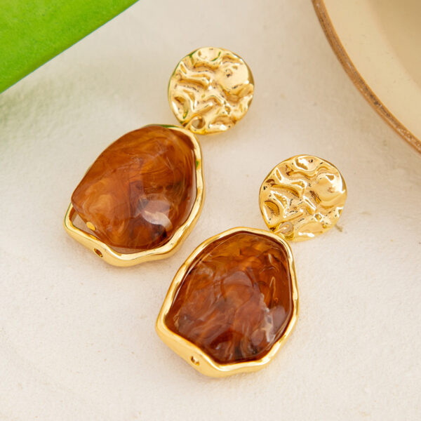 Wholesale European and American Cross-Border Jewelry French Fashion Metallic Earrings Accessible Luxury Style Pearl Square Pleated Earrings