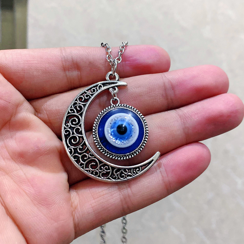 Wholesale Fashion Aessories Turkey Blue Eyes Evil Eye Pendant Alloy Moon Aessories Necklace Creative Personality Design