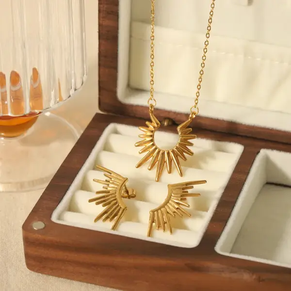 PVD Coated Real Gold Plated 18K Gold Sun 304 Stainless Steel Simple Style Waterproof Non Tarnish Earrings Necklace