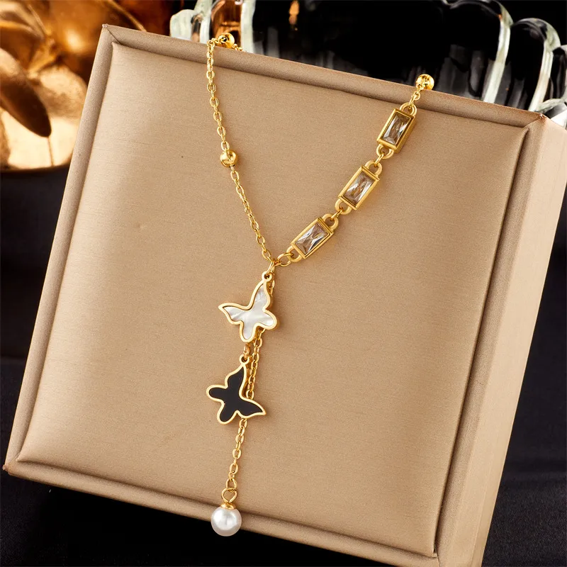 Wholesale Ig Style Basic Star Moon Bow Knot Titanium Steel Enamel Plating Rhinestones Pendant Necklace