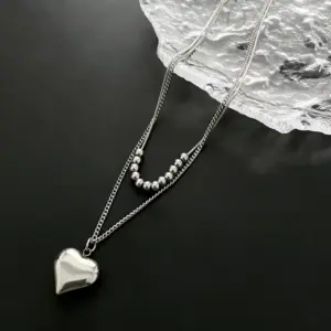Silver / Necklace