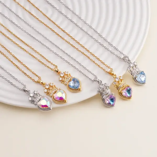 Wholesale Jewelry Vintage Style Classic Style Heart Shape Titanium Steel Copper Zircon Plating Pendant Necklace