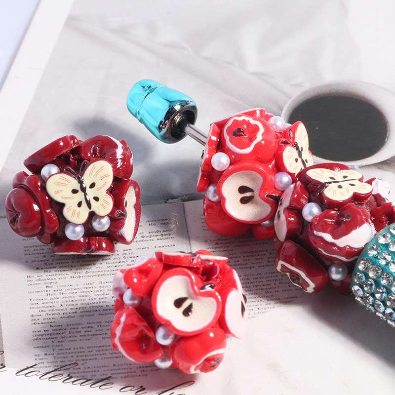 Wholesale DIY mobile phone keychain made by threading straight beads through a butterfly apple core.