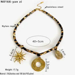 Gold Sun Circle Portrait Three Pendant Necklace / One Size